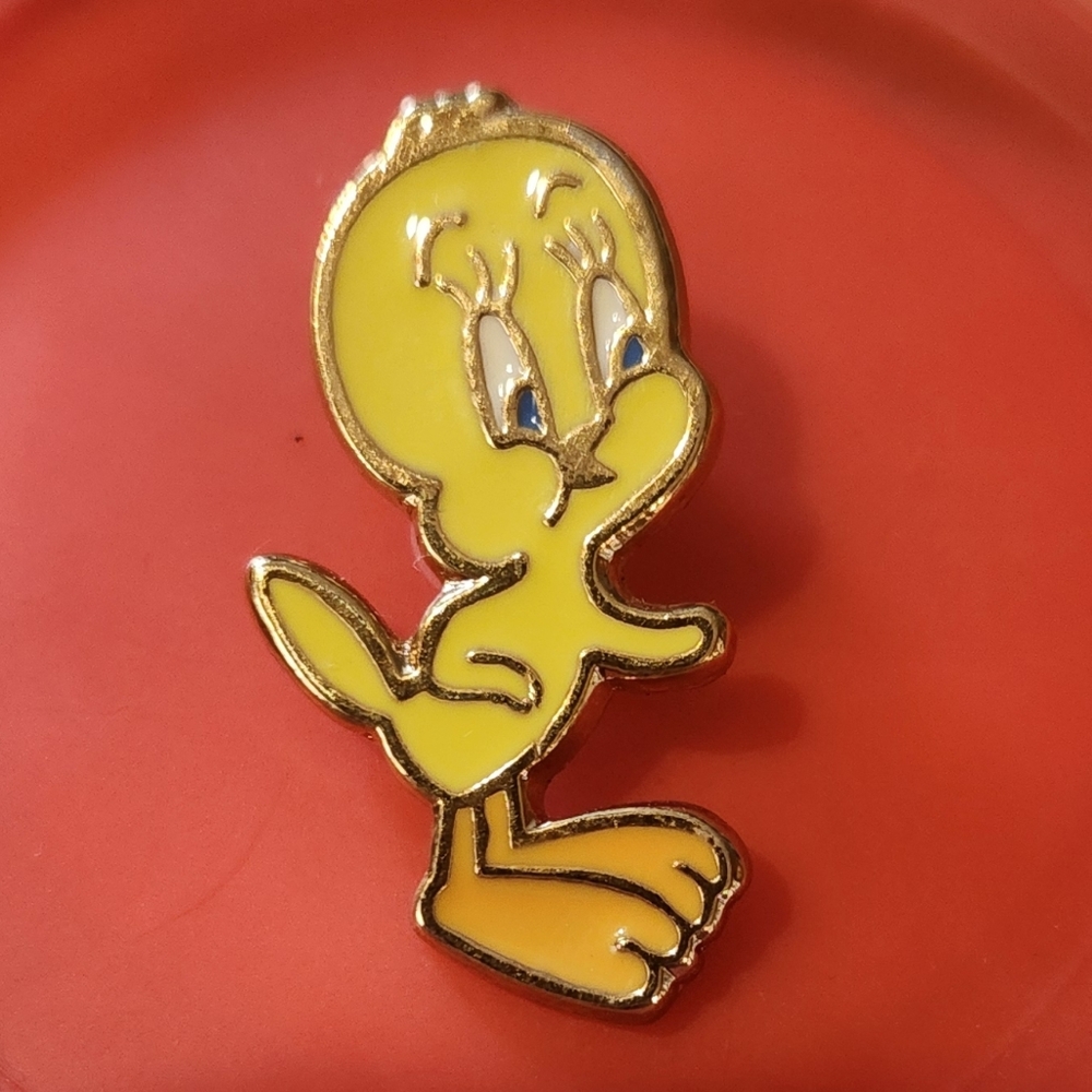 Tweety Bird Enamel Pin - Yellow and Gold
